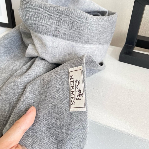 ブランドマフラー着用イメージ